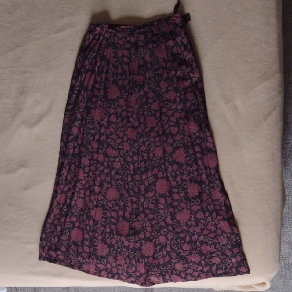 NWOT Floral Mid/Maxi Skirt